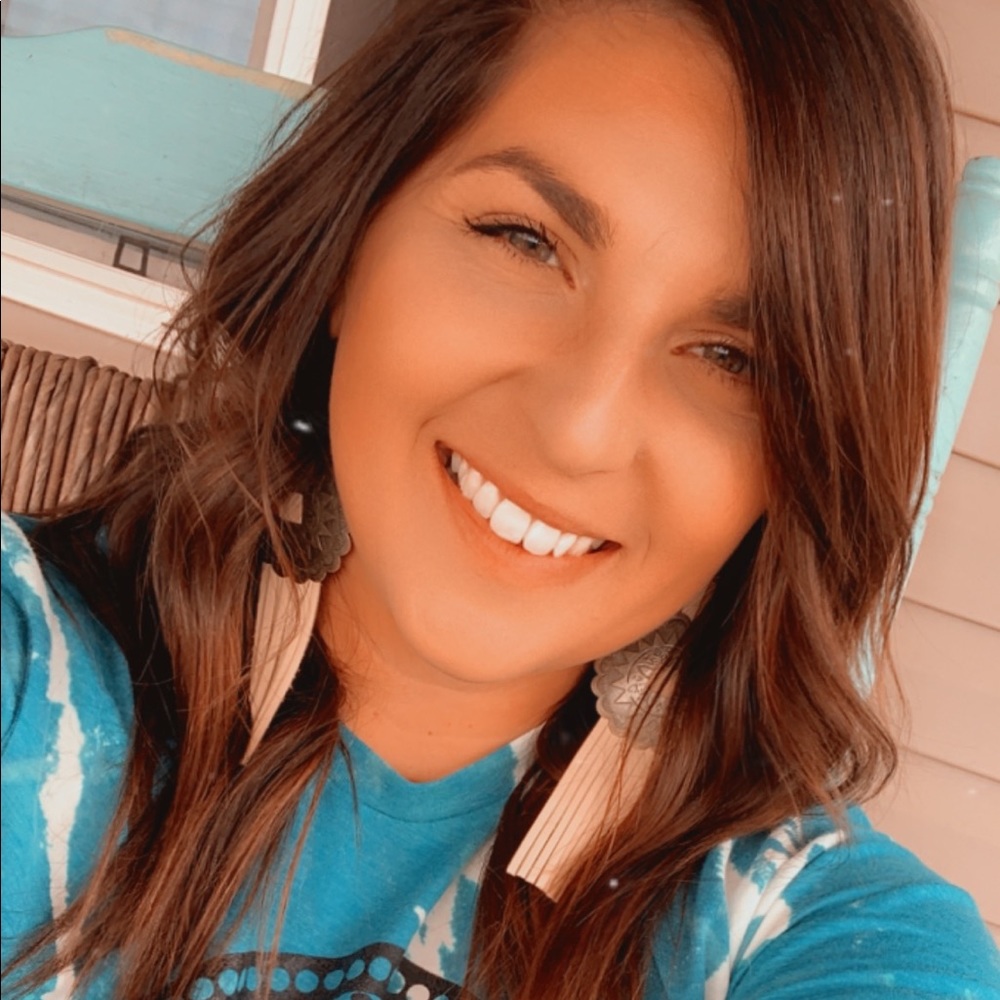 Meet your Posher, Kacie